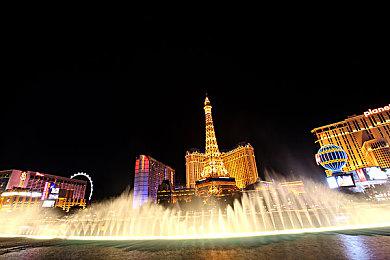 《沙漠大冒险》坦克战斗演示 定制坦克战斗力强大